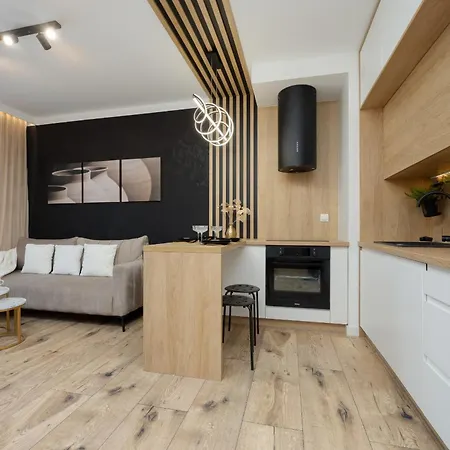 Herbu Oksza Elegant With Parking By Renters Apartment Warsaw